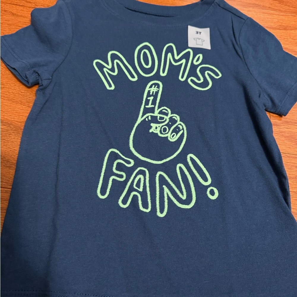 Vibrant Red Short Sleeve Tee with Breathable Fabric and Relaxed Fit